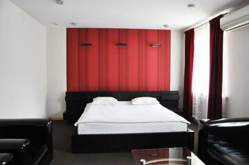 Номер улучшенный стандарт с 1 двуспальной кроватью в Отеле Мечта